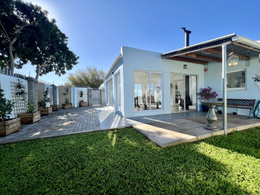 4 Bedroom Property for Sale in Table View Western Cape